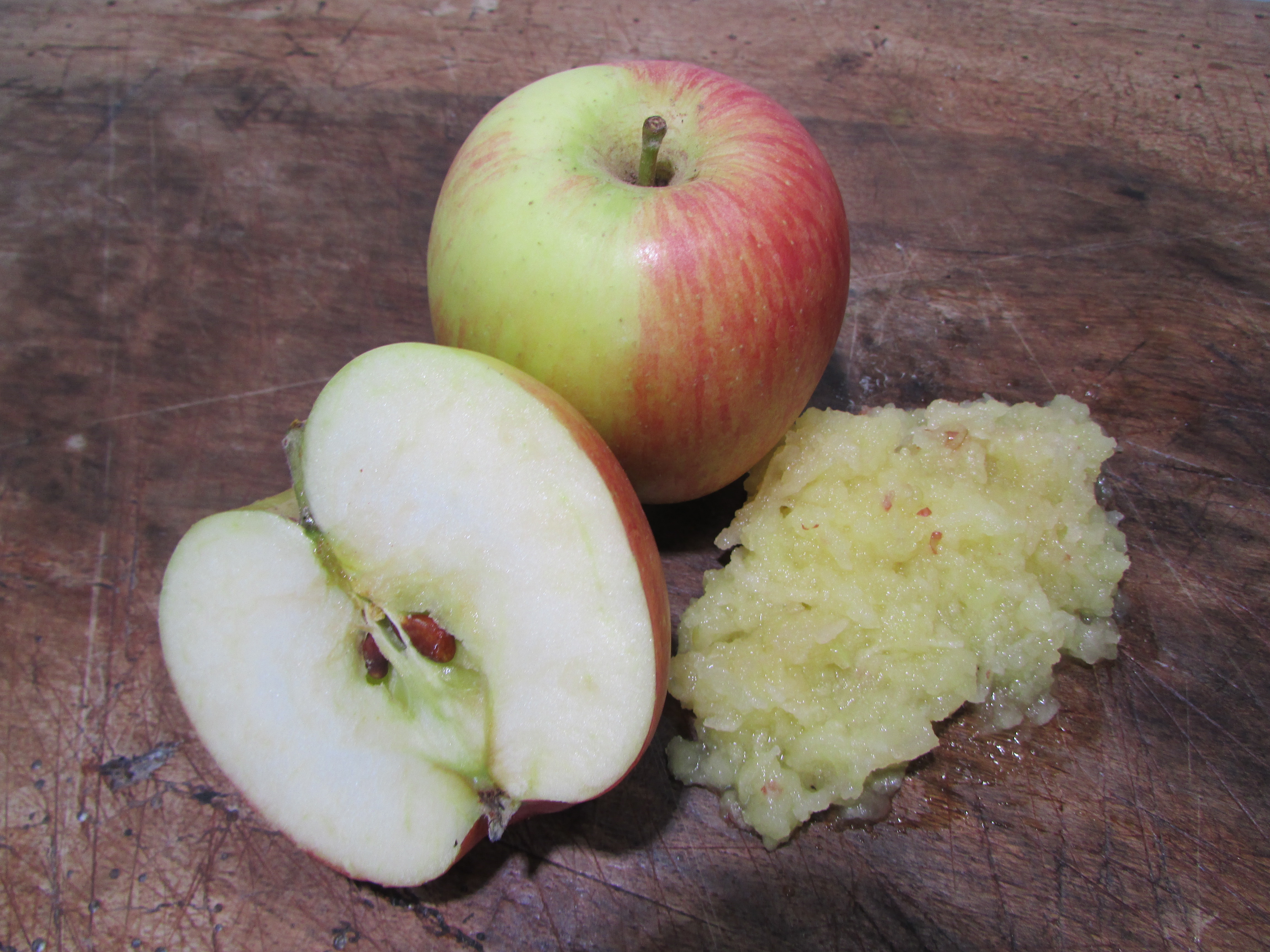Apple face mask is great for dry skin and really easy to make.